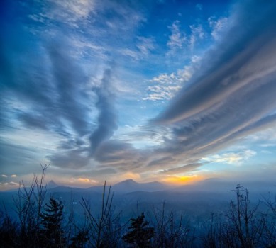 Winter skies, sunsets and sunrises in the NC Smoky Mountains | Watershed Cabins Bryson City Rentals